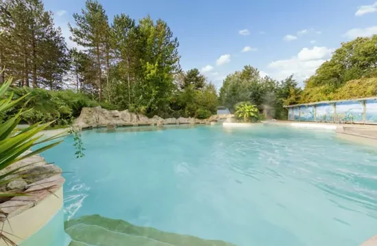Les Bois Francs Schwimmbad 