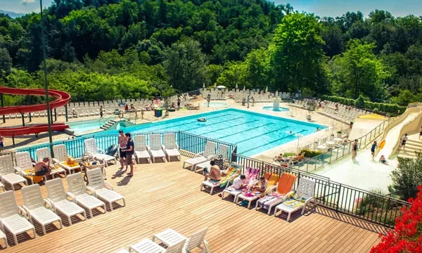 Schöner Campingplatz in der Toskana mit teenagern Schwimmbad