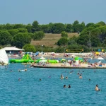 Stimmungsvoller Ferienpark am Meer in Kroatien mit zahllosen Möglichkeiten