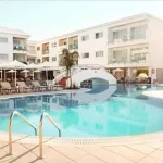 All-inclusive Genuss aus einem Top-Resort auf der sonnigen Insel: Zypern