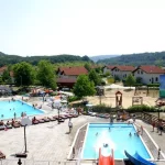 Top-Ferienpark mit großem Pool in der Nähe von Budapest